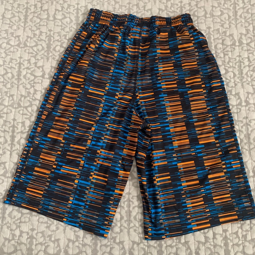 Nike Basketball Shorts - Picture 2 of 3